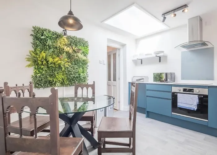 Beautiful 2Bed Cottage Nr City